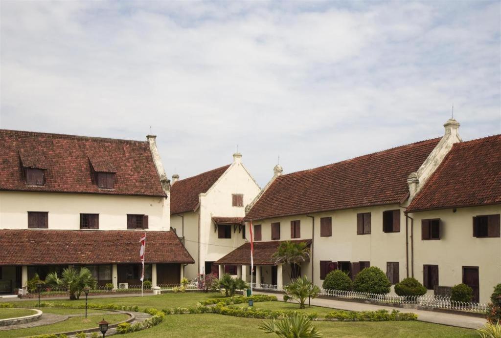 Hotel Sutomo Макасар Экстерьер фото