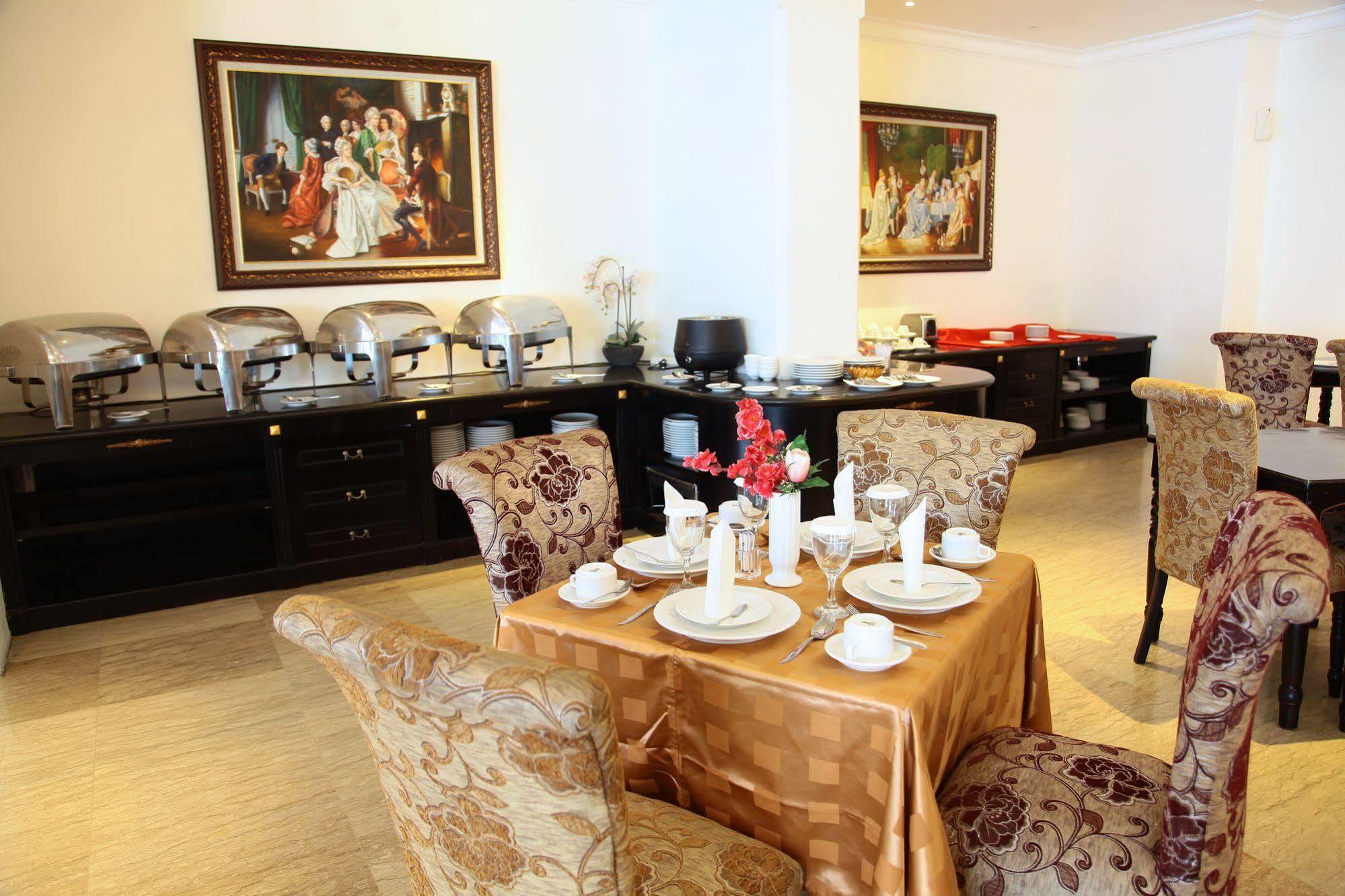 Hotel Sutomo Макасар Экстерьер фото