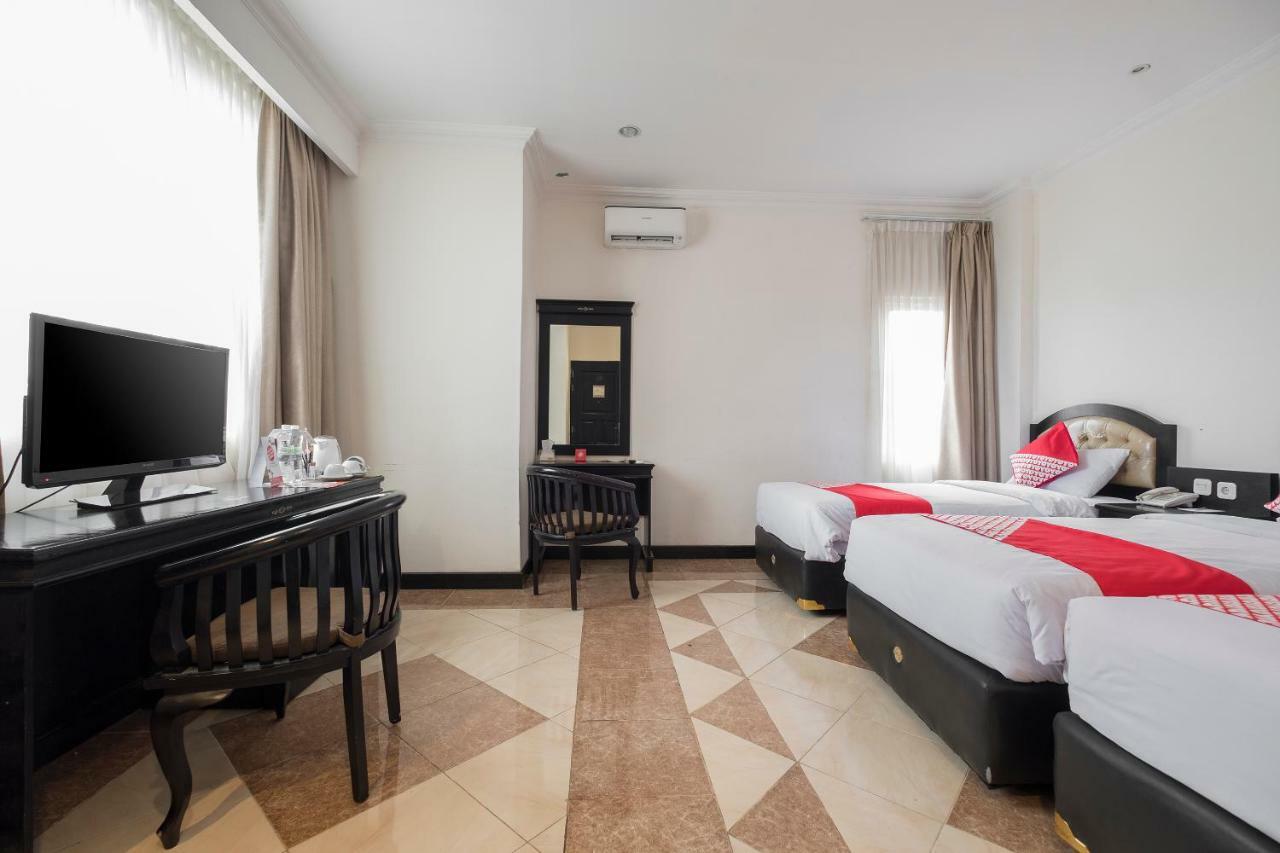 Hotel Sutomo Макасар Экстерьер фото
