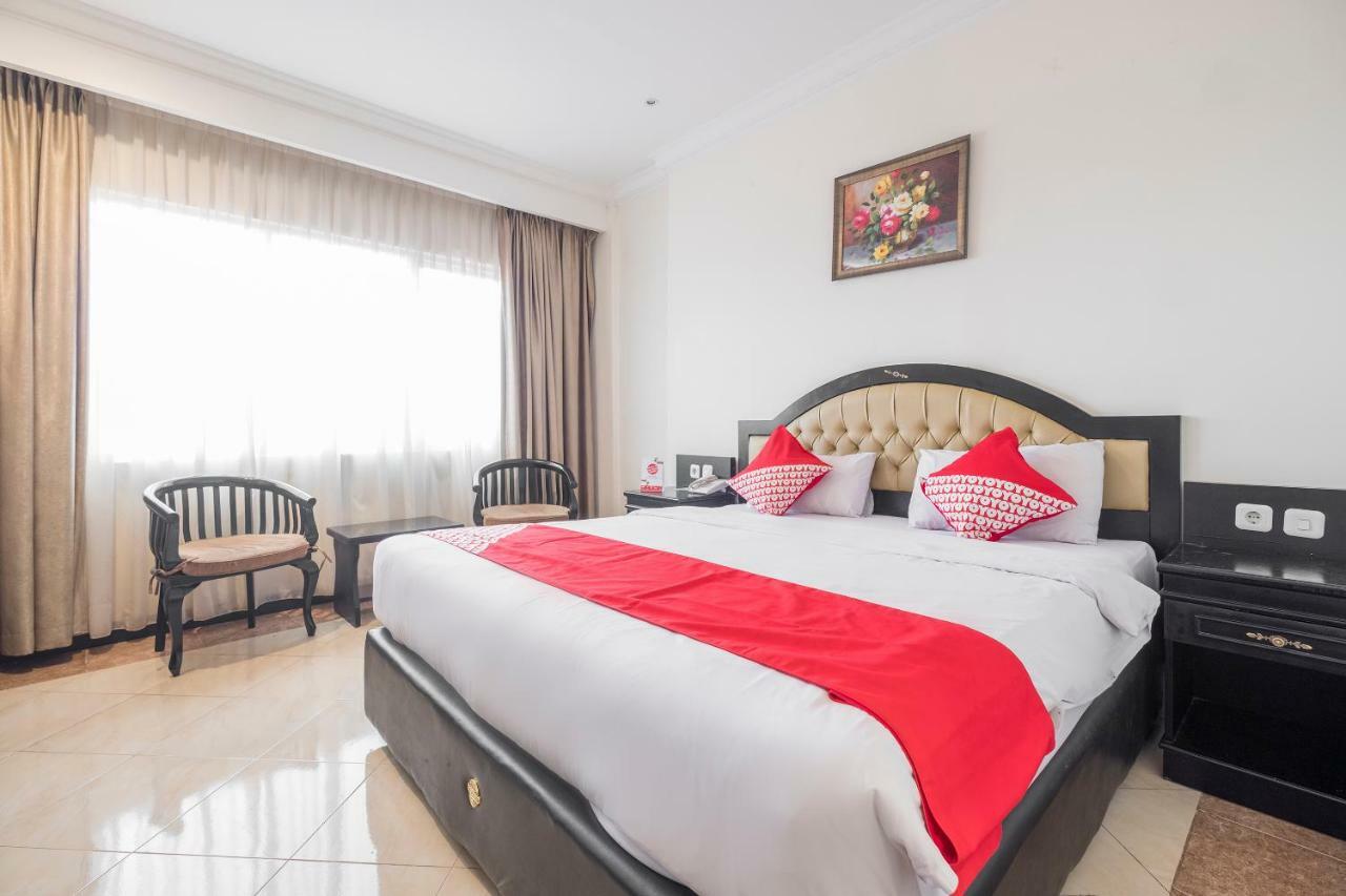Hotel Sutomo Макасар Экстерьер фото